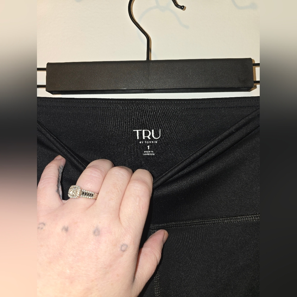 Torrid NWOT Tru By Torrid Full Length Side Pocket Active Leggings - Picture 9 of 9